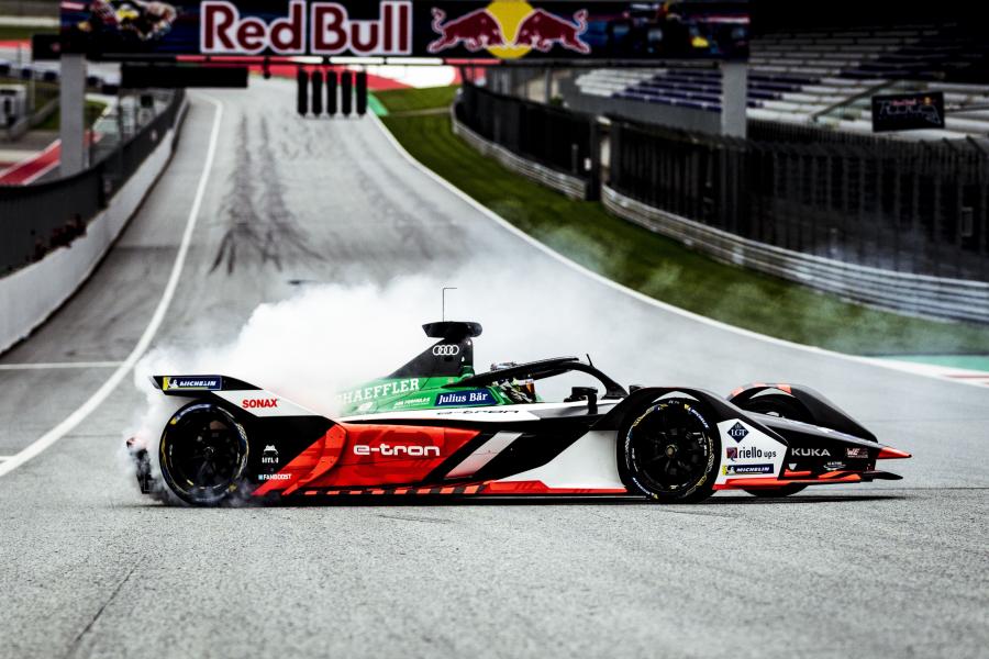  Audi e-tron FE06 ABT Schaeffler 2019 года  (фото 11 из 38)